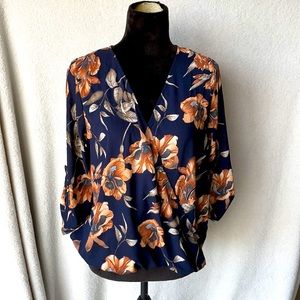 New blouse, navy/floral, 3/4 sleeve, size L